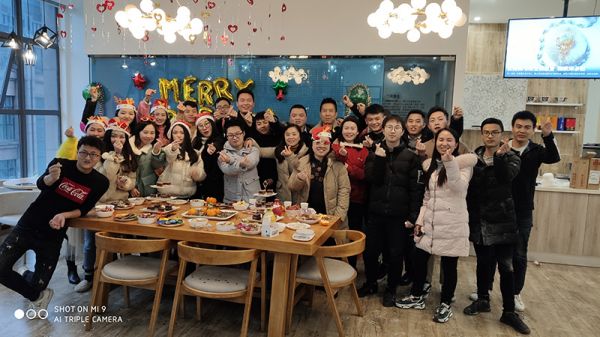 米小福12月25日，公司將舉行圣誕活動(dòng)，誠邀你的參加。